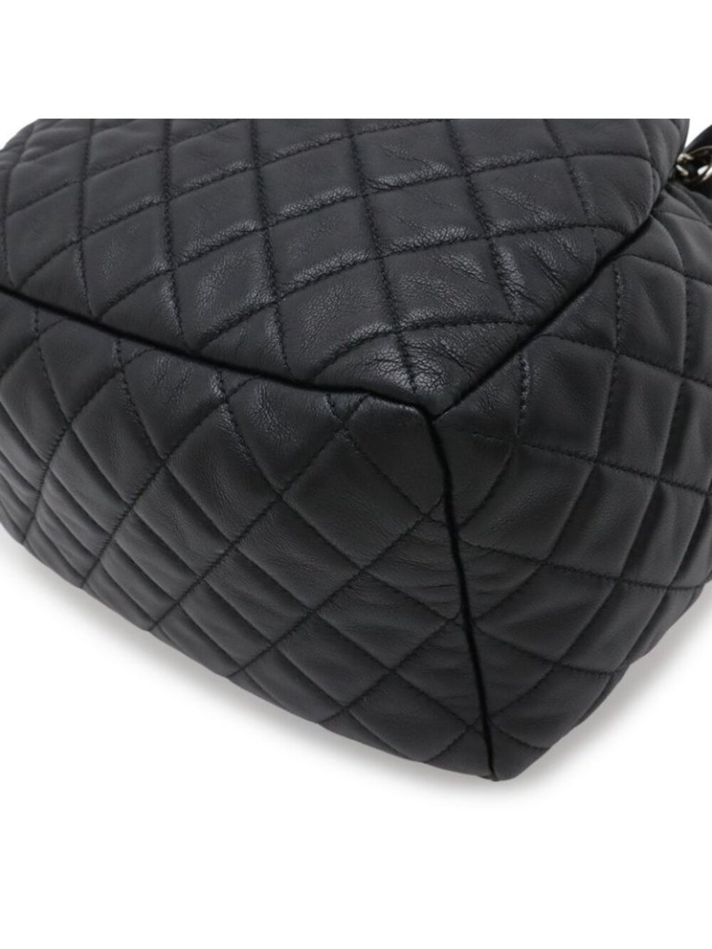 Chanel Quilted CC Logo Drawstring Handbag 2-Way Chain Shoulder Crossbody - Picture 3 of 9